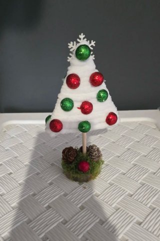 Decorazione natalizia, albero di Natale decorato