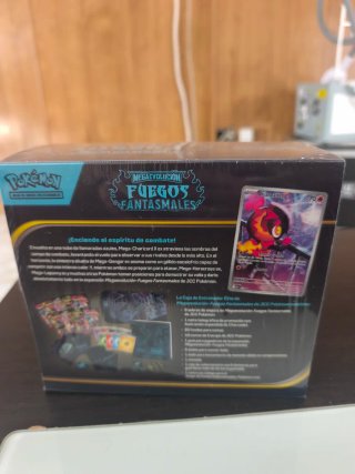 Caja Entrenador Élite Fuegos Fantasmales