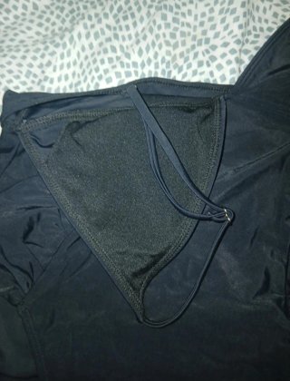 Bañador negro escote V