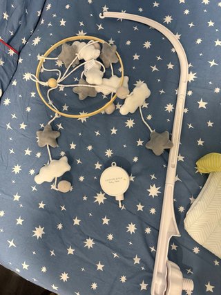 Móvil cuna bebé estrellas y nubes