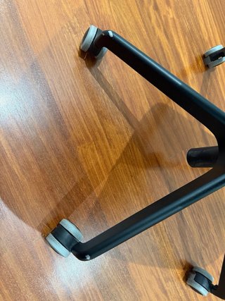 Silla giratoria oficina IKEA Långfjäll con ruedas