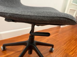 Silla giratoria oficina IKEA Långfjäll con ruedas
