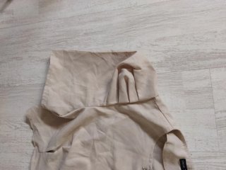 Blusa beige manga abullonada