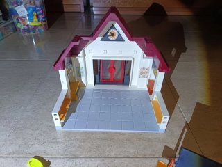 Playmobil Casa Escuela con Figuras y Accesorios