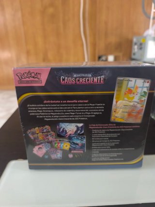Caja Entrenador Élite Pokémon Caos Creciente