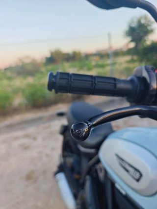 Ducati Scrambler Icon 800cc azul y negra