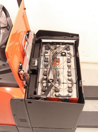Ref. M-6644 Transpaleta Eléctrica Plataforma Toyota LPE 250