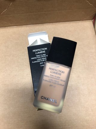 Chanel Perfection Lumière Fondotinta 70 Beige