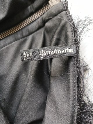 Falda fiesta Stradivarius negra talla L
