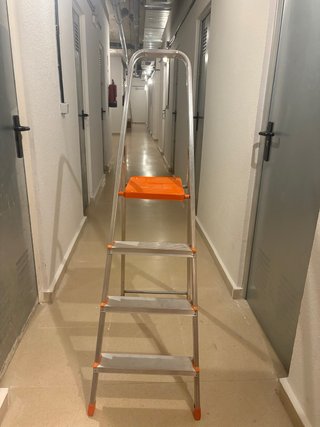 Escalera Aluminio Plegable 3 Peldaños 2,peldaños 4