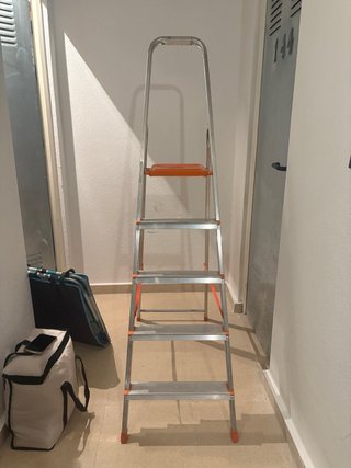 Escalera Aluminio Plegable 3 Peldaños 2,peldaños 4