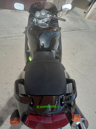 Kawasaki ZX9R