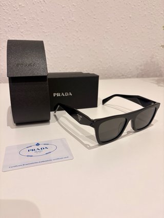 Gafas de sol Prada negras