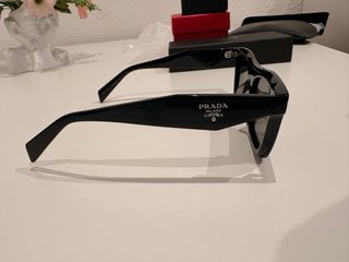 Gafas de sol Prada negras