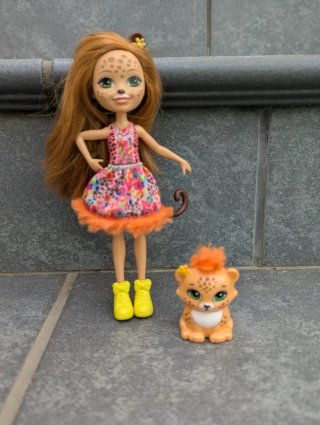 Muñeca Enchantimals de Mattel
