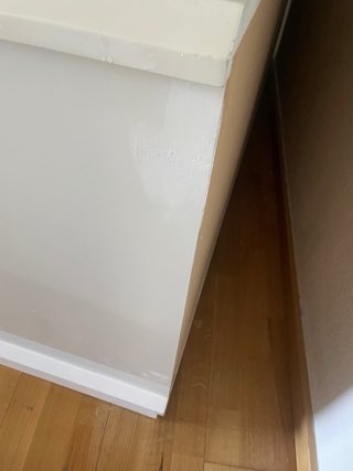 Vitrina blanca lacada con puertas de cristal