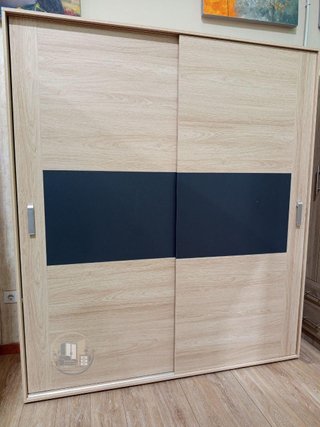 Armario de Puertas Correderas acabado madera