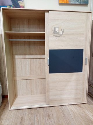 Armario de Puertas Correderas acabado madera