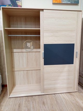 Armario de Puertas Correderas acabado madera