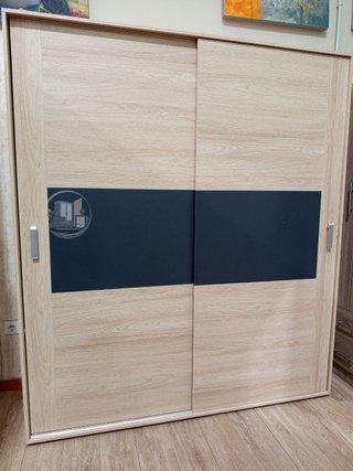 Armario de Puertas Correderas acabado madera