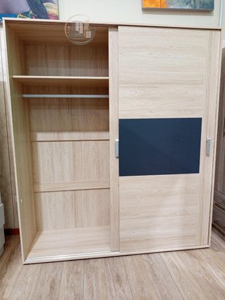 Armario de Puertas Correderas acabado madera