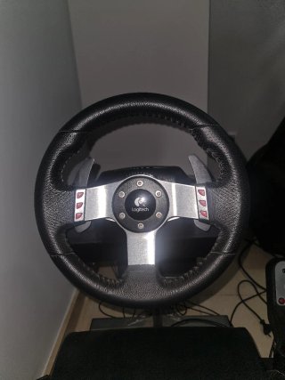 Playseat + Volante Logitech G27