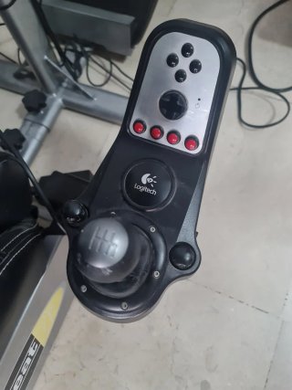 Playseat + Volante Logitech G27