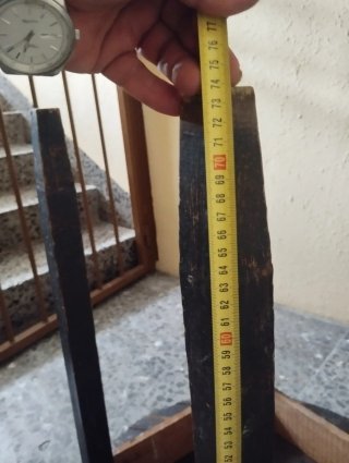 Mesa camilla antigua hecha a mano
