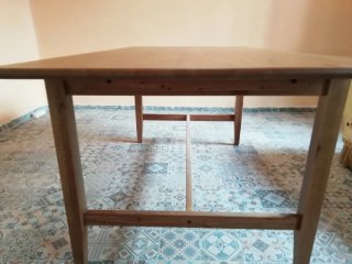Mesa comedor extensible madera 6 sillas a juego.