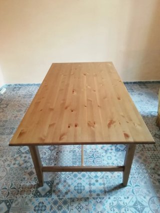 Mesa comedor extensible madera 6 sillas a juego.