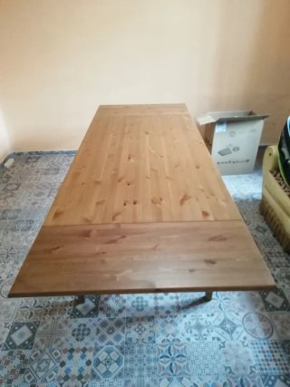 Mesa comedor extensible madera 6 sillas a juego.