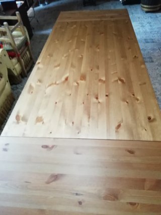 Mesa comedor extensible madera 6 sillas a juego.