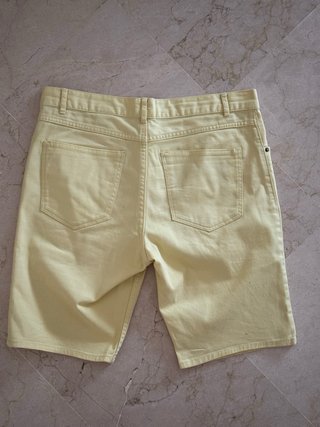 Bermuda H&M Amarilla Talla 40