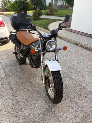 Suzuki Van Van 125cc Negra y Blanca
