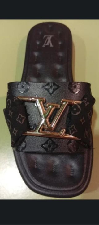 Chancla inspirada Louis.Vuitton. T-35-36
