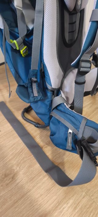 Mochila portabebés Deuter senderismo