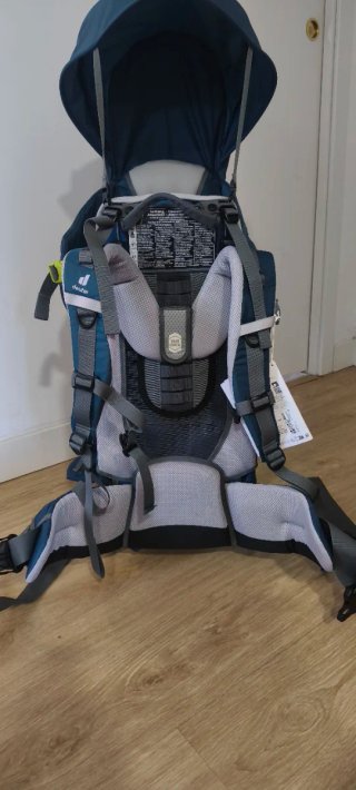 Mochila portabebés Deuter senderismo