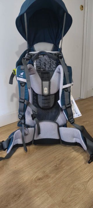 Mochila portabebés Deuter senderismo