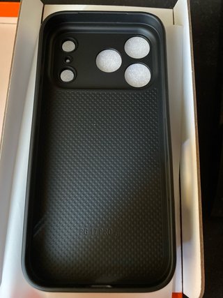 Funda iPhone 17 Pro Pikachu