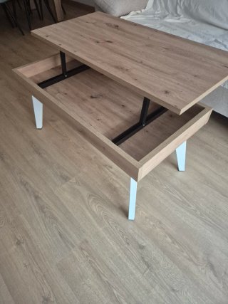 Mesa de centro madera y metal elevable.