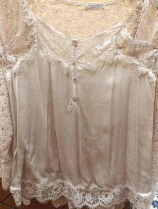 Conjunto encaje rebeca y lencera beige