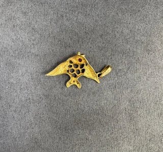 Colgante pez oro de 18k con circonitas