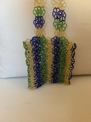 Bolso de abalorios con cadena