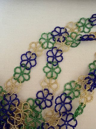 Bolso de abalorios con cadena