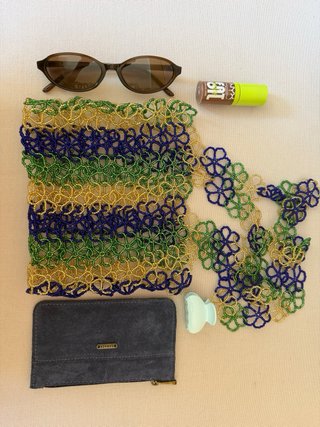 Bolso de abalorios con cadena