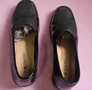 Zapatos negros tacón bajo. Talla 41. Nuevos