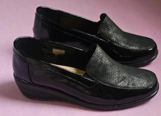 Zapatos negros tacón bajo. Talla 41. Nuevos