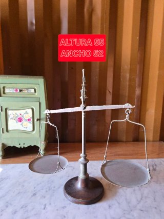 Balanza antigua en laton ☎️683469031☎️
