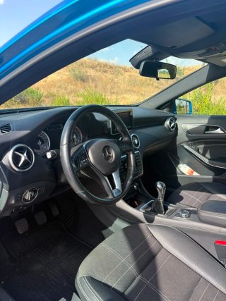 Mercedes-Benz A180 2013