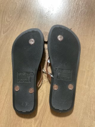 Chanclas Ipanema Copacabana Talla 37 Negro/Dorado.